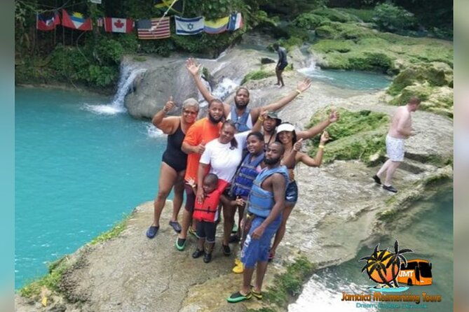 horseback-riding-blue-hole-dunns-river-river-rafting-and-tubing-private-tour
