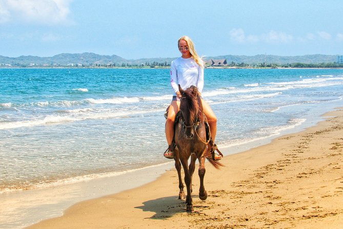 horseback-riding-tour-in-beach-of-cartagena