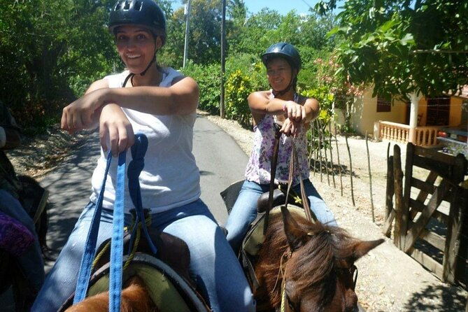 horseback-riding-tours-by-the-beach