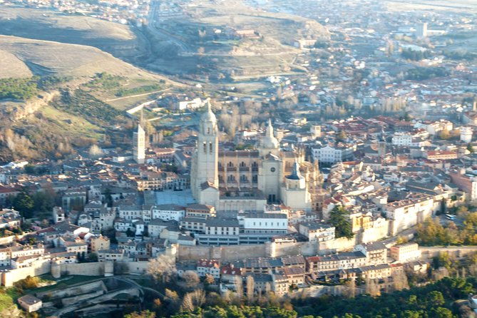 hot-air-balloon-ride-in-segovia-with-toast-picnic-and-video