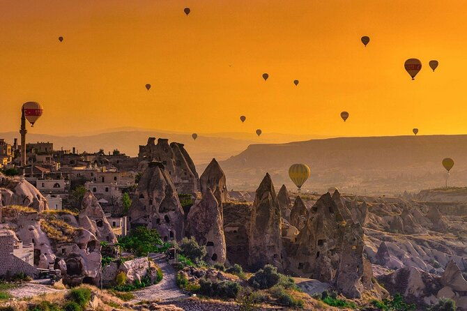 hot-air-balloon-rides-in-cappadocia-over-goreme-with-pick-up-2