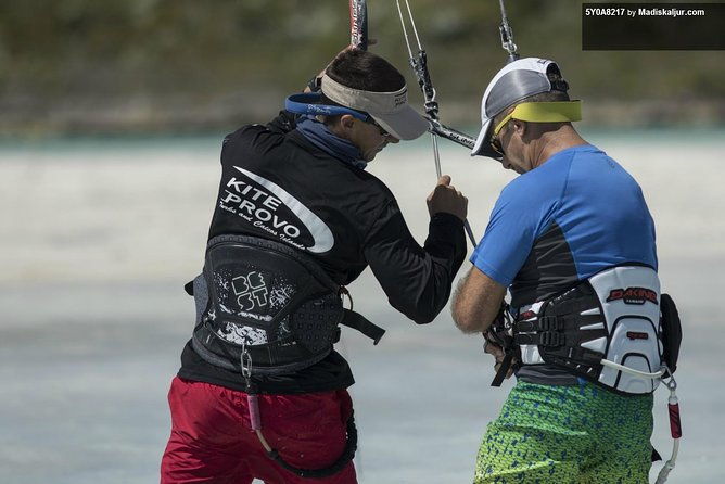 intermediate-or-advance-private-kiteboarding-lesson-on-long-bay-beach