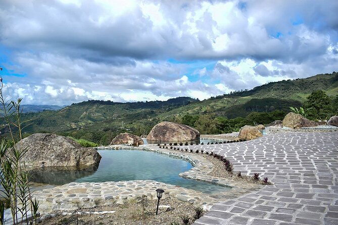 irazu-volcano-and-mineral-hot-springs-at-hacienda-orosi
