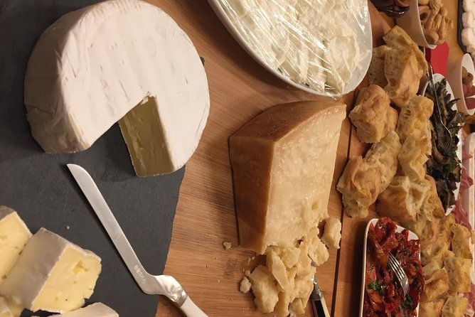 italian-charcuterie-cheese-board-with-wine-or-beer-pairing