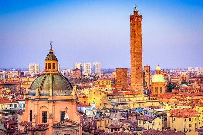 italian-wine-tasting-on-the-panoramic-terrace-in-bologna