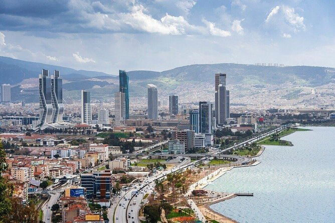 izmir-city-tour-with-kordonboyu-republic-square-konak-square-clock-tower-kemeralti-bazaar-and-karsiyaka