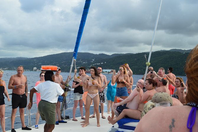 jamaica-dunns-river-falls-party-cruise-with-snorkeling