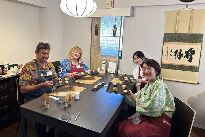 japanese-sweets-making-with-tea-ceremony-in-pirvate-studio