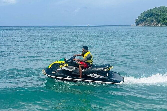 jet-ski-parasailing-and-margaritaville-guided-tour-in-montego-bay