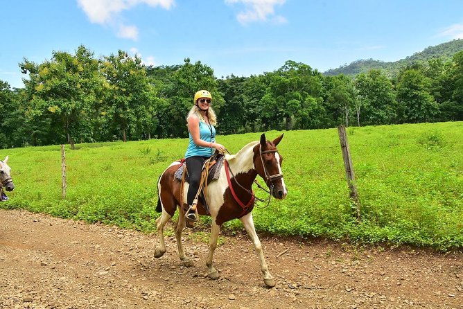 jungle-horseback-riding-chocolate-experience