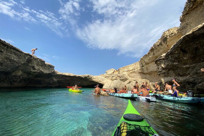 kayak-tour-roca-and-poesia-cave