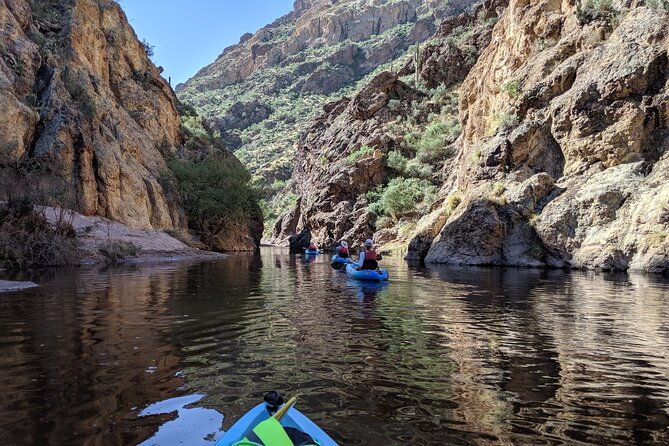 kayaking-3-hr-canyon-cliffside-on-saguaro-lake