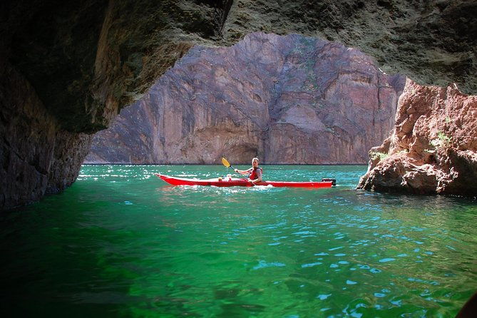 kayaking-day-trip-on-the-colorado-river-from-las-vegas