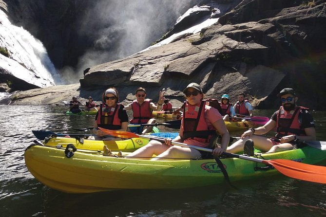 kayaking-in-ezaro-waterfall