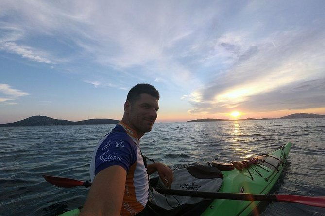 kayaking-to-the-island-prvic-2