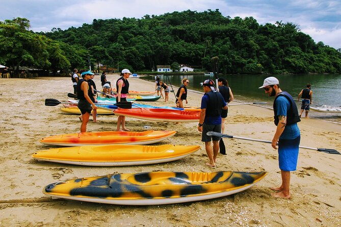kayaking-to-the-islands-mangroves-in-paraty