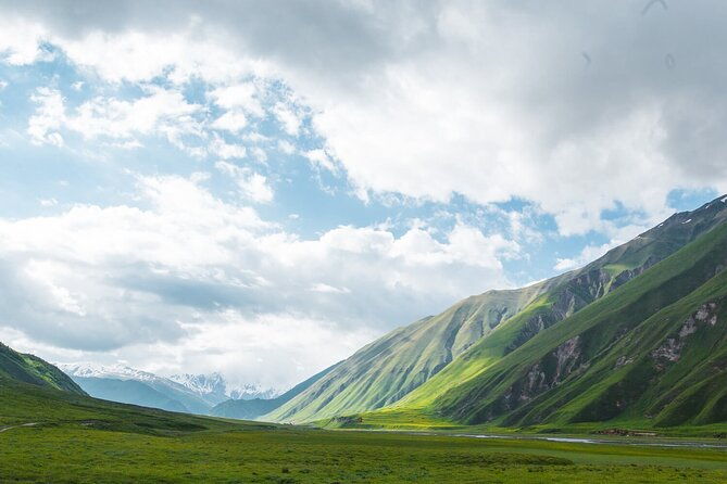 kazbegi-one-day-private-trekking-tour-to-truso-valley