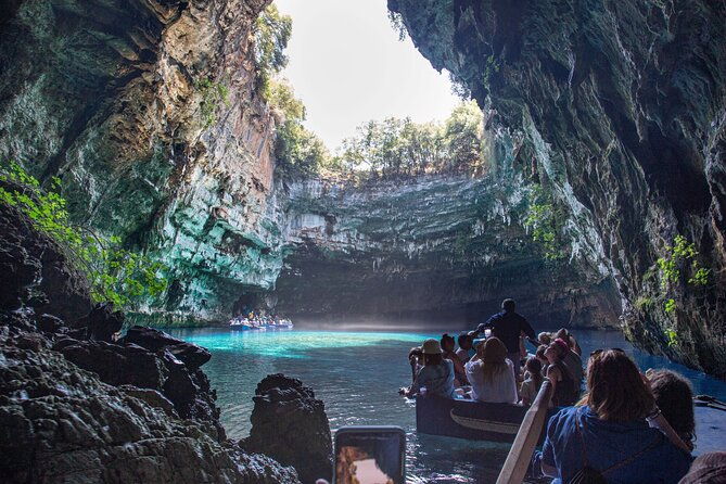 kefalonia-exclusive-caves-exploration-delights