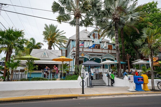 key-west-haunted-pub-crawl-walking-tour