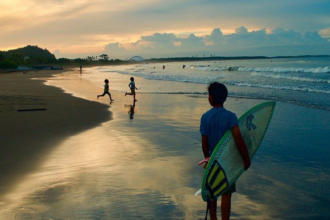 kids-surf-lesson-for-small-group-in-miyazaki
