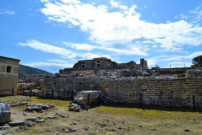knossos-archaeological-museum-shared-guided-tour-from-chania