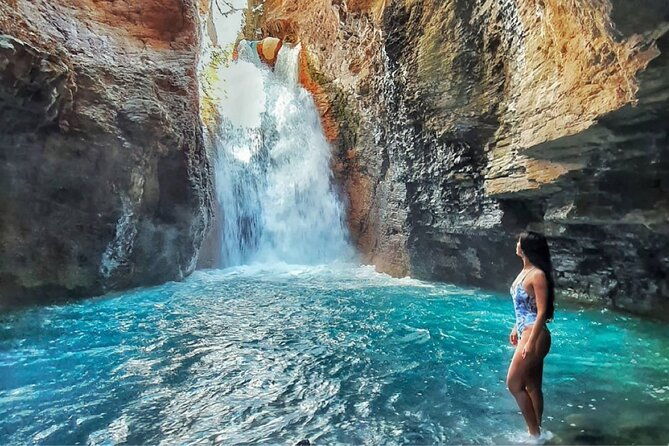 la-leona-waterfall-hike