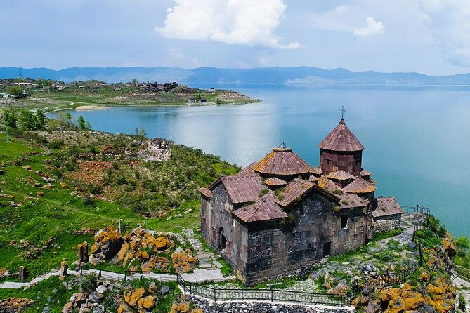 lake-sevan-hayravank-noratus-selim-pass-jermuk-areni