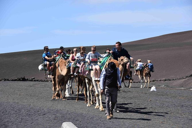 lanzarote-south-tour-with-timanfaya-entrance