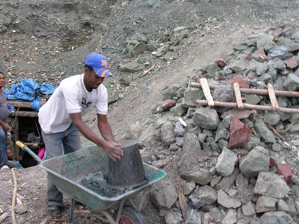 larimar-mine-tour