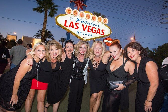 las-vegas-strip-by-suv-stretch-limo-with-personal-photographer