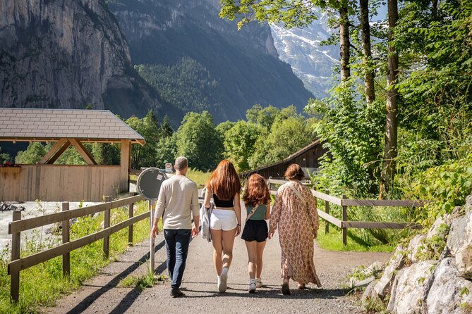 lauterbrunnen-private-tour-photoshoot-fondue-picnic