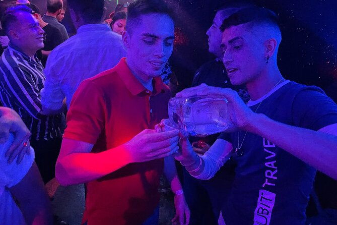 lgbtq-vip-party-night-tour-in-medellin-gay