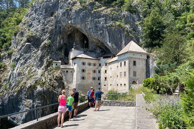ljubljana-postojna-cavepredjama-castle-with-tickets-from-zagreb