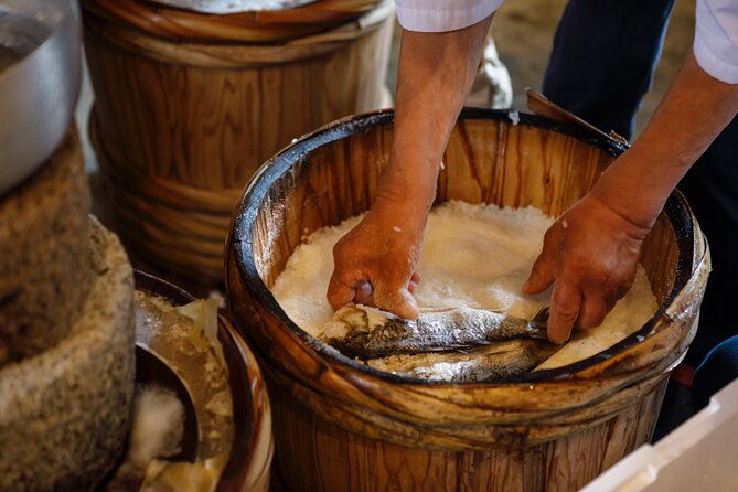 local-food-exploring-funasushi-origin-of-sushi-pared-with-sake