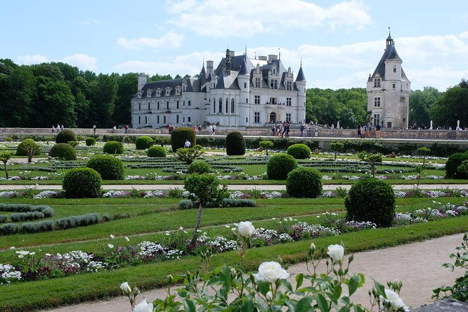 loire-valley-castles-vip-private-tour-chambord-chenonceaux-amboise