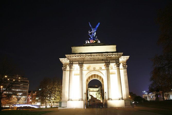 london-christmas-eve-with-3-course-dinner-and-midnight-mass