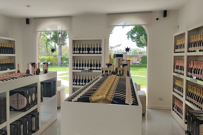 lujan-wine-tasting-guided-experience-with-lunch
