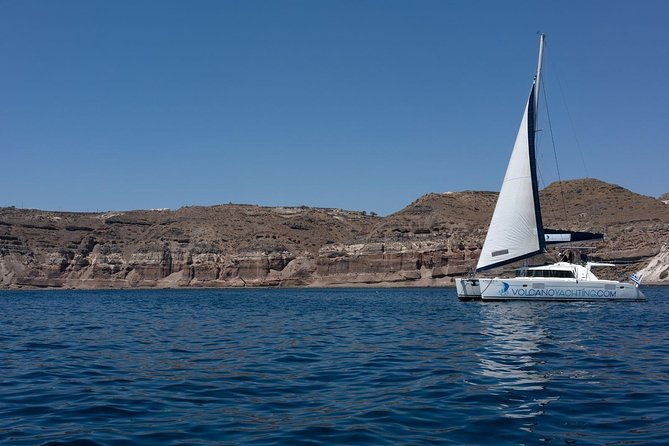 luxury-caldera-cruise-with-a-rich-bbq-meal-and-drinks