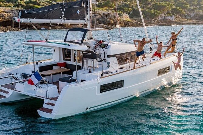 luxury-catamaran-in-the-maddalena-archipelago-from-palau