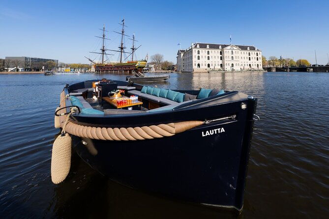 luxury-private-boat-tour