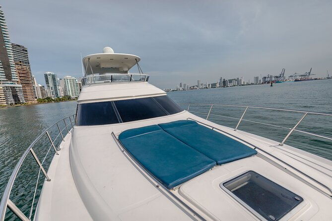 luxury-yacht-rental-in-cartagena-de-indias-sea-ray-56
