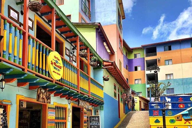 magical-experience-in-guatape-island