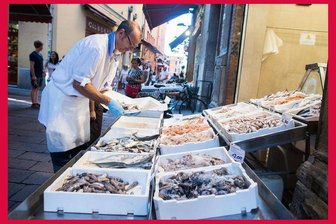 market-tour-dining-at-a-locals-home-in-venice