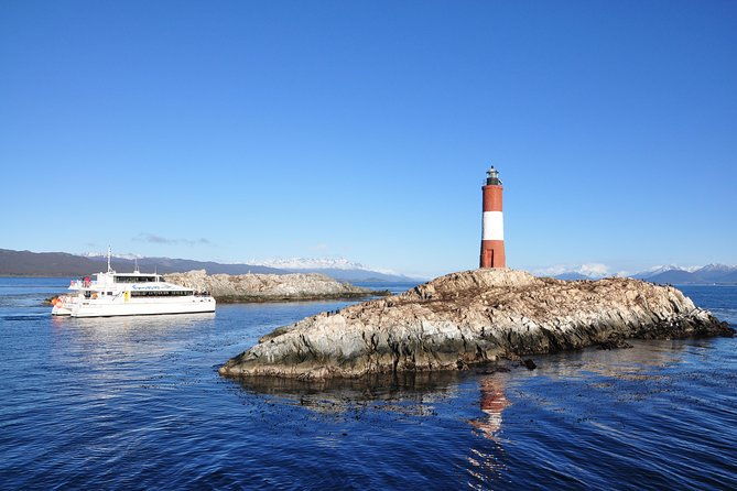 martillo-island-boat-trip-to-the-penguin-colony-beagle-channel