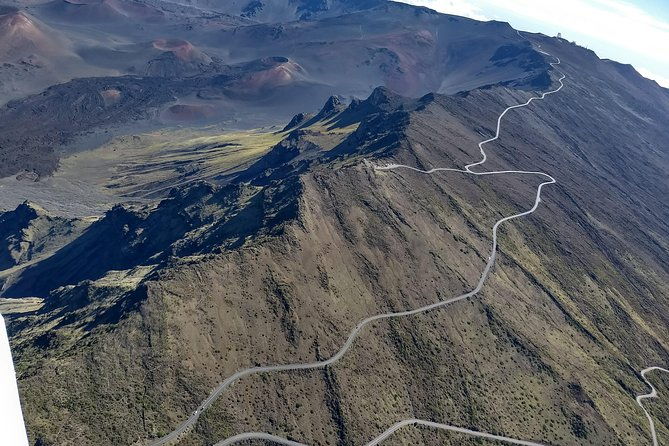 maui-private-vip-air-tour-volcano-crater-haleakala-2-5-max