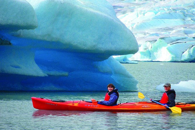 mendenhall-lake-kayak-and-salmon-bake-adventure-2