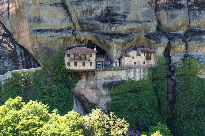 meteora-hiking-tour-with-local-guide-and-monastery-visit