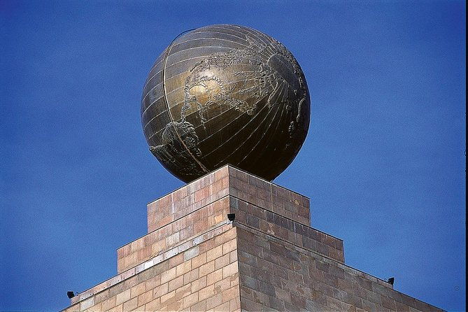 middle-of-the-world-monument-tour