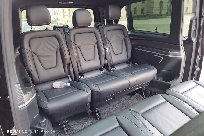 minivan-driver-and-guide-din15565-tailor-made-berlin-highlights-2