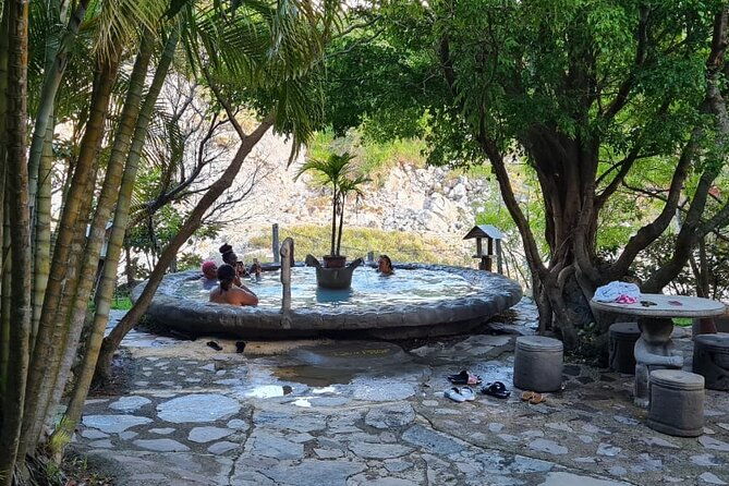 miravalles-volcano-hiking-waterfall-hot-spring-lunch